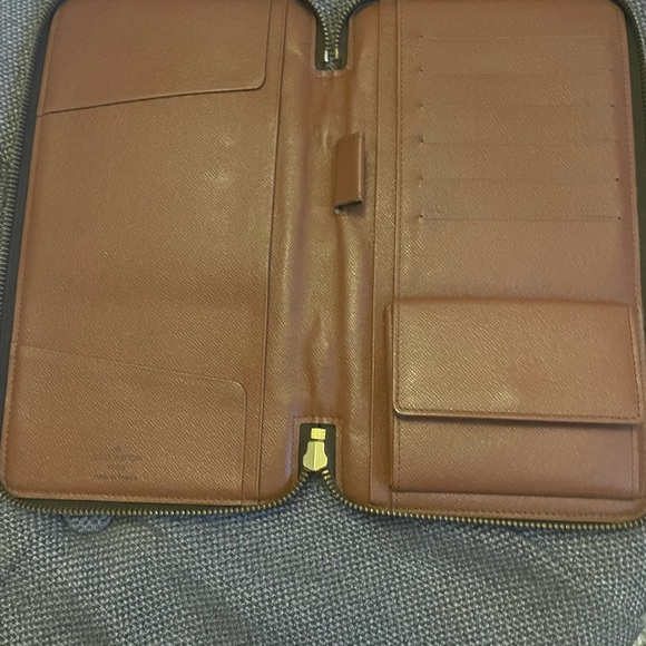 TRAVEL ORGANIZER WALLET - Picture 4 of 10